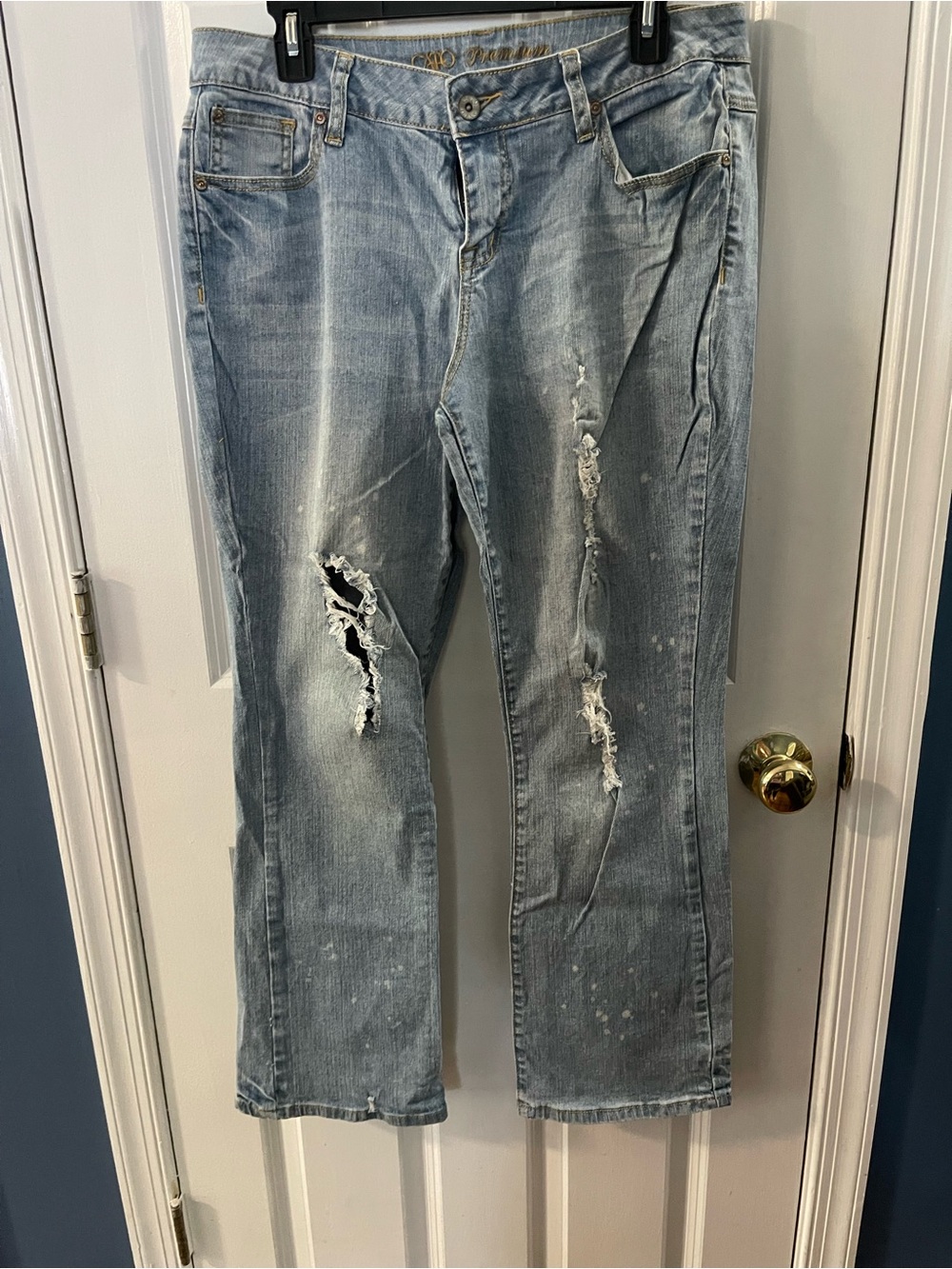 Cato Light Wash Distressed Women’s Jeans